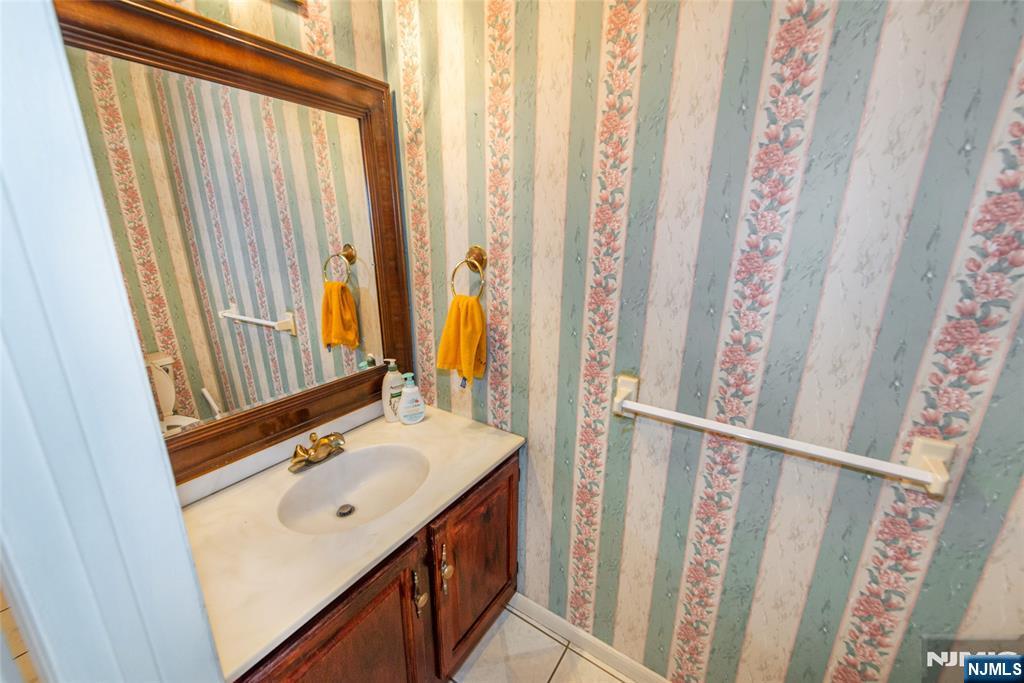 Wayne, New Jersey, 07470, United States, 4 Bedrooms Bedrooms, ,3 BathroomsBathrooms,Residential,For Sale,1857394