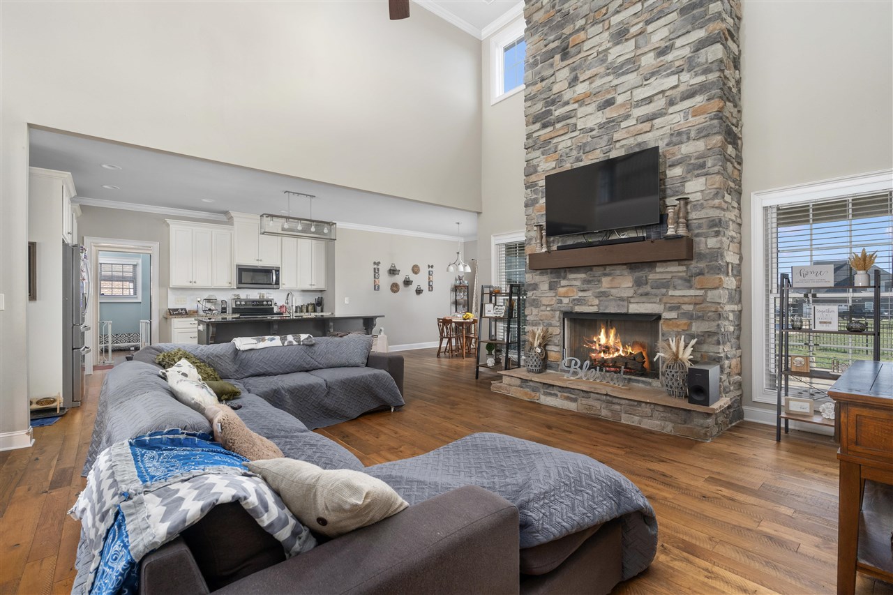 Alvaton, Kentucky, 42122, United States, 5 Bedrooms Bedrooms, ,4 BathroomsBathrooms,Residential,For Sale,1939177