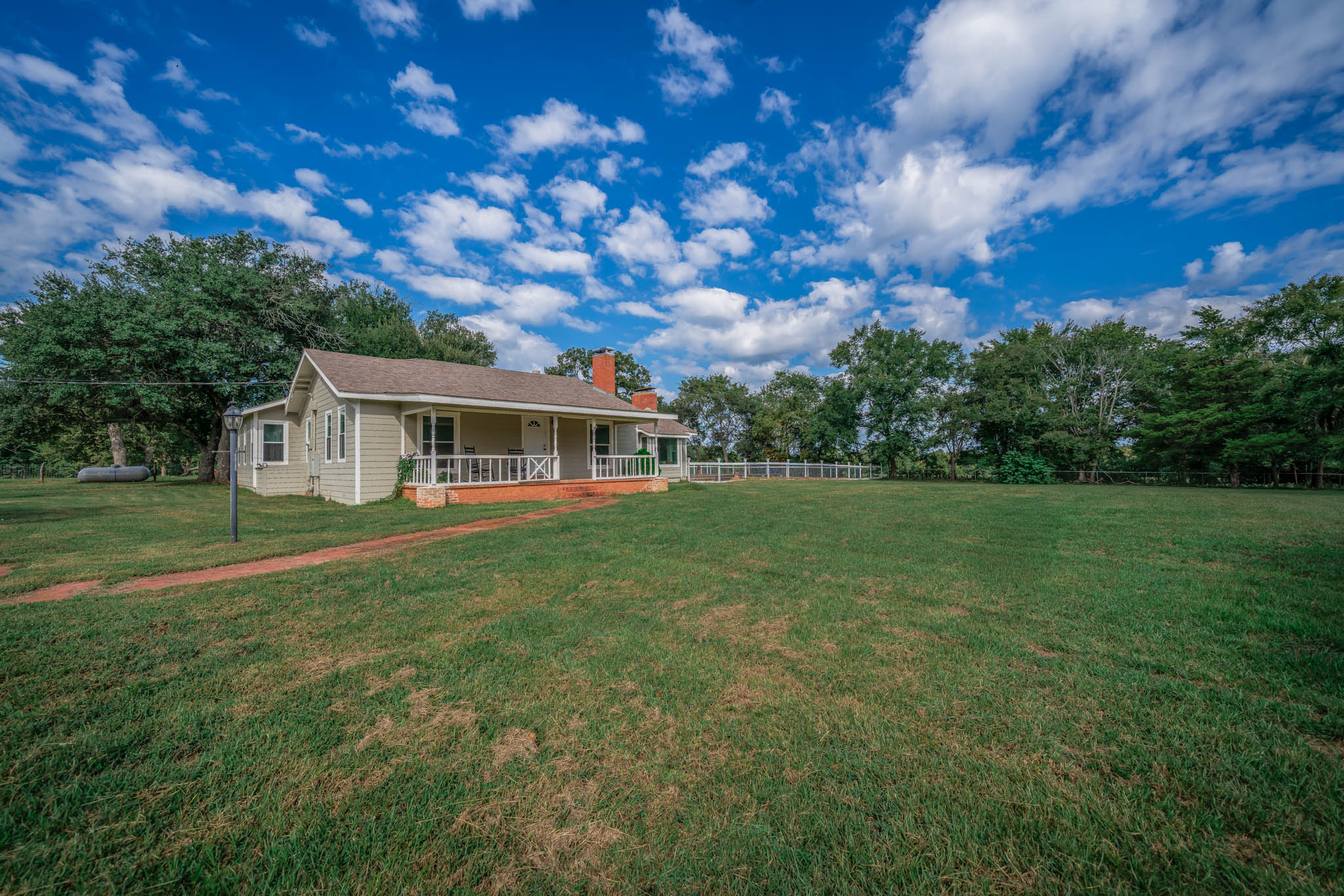 Jacksonville, Texas, 75766, United States, 4 Bedrooms Bedrooms, ,3 BathroomsBathrooms,Residential,For Sale,1975074
