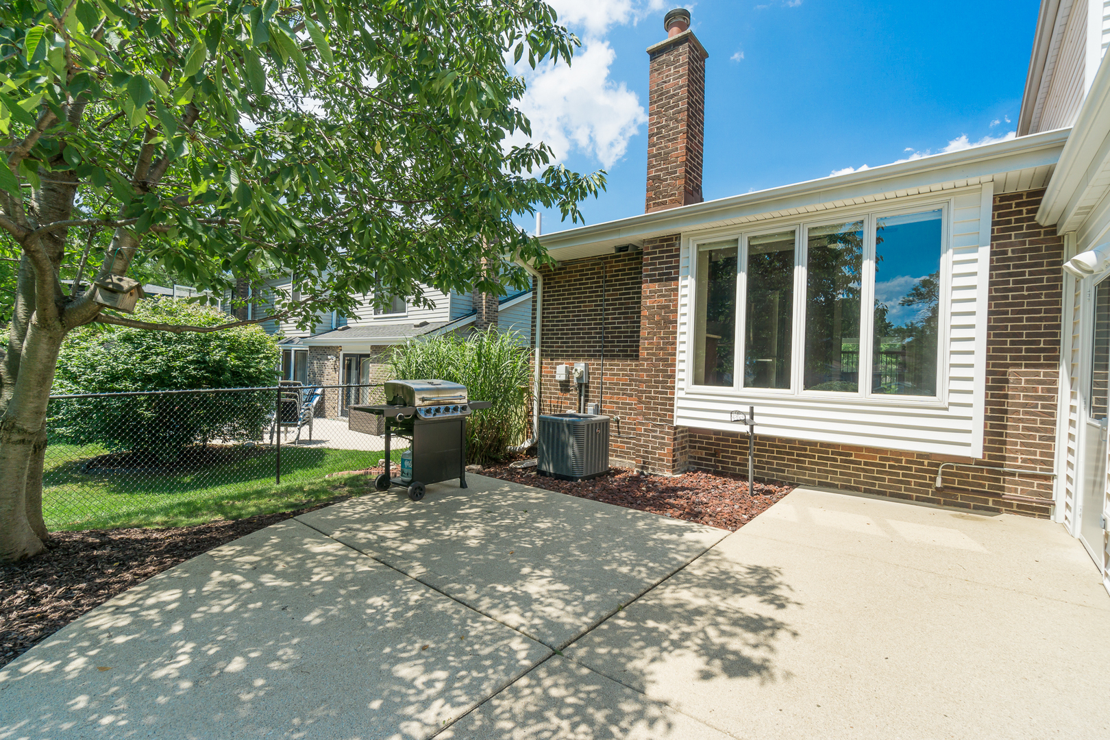 Arlington Heights, Illinois, 60005, United States, 5 Bedrooms Bedrooms, ,3 BathroomsBathrooms,Residential,For Sale,1921058