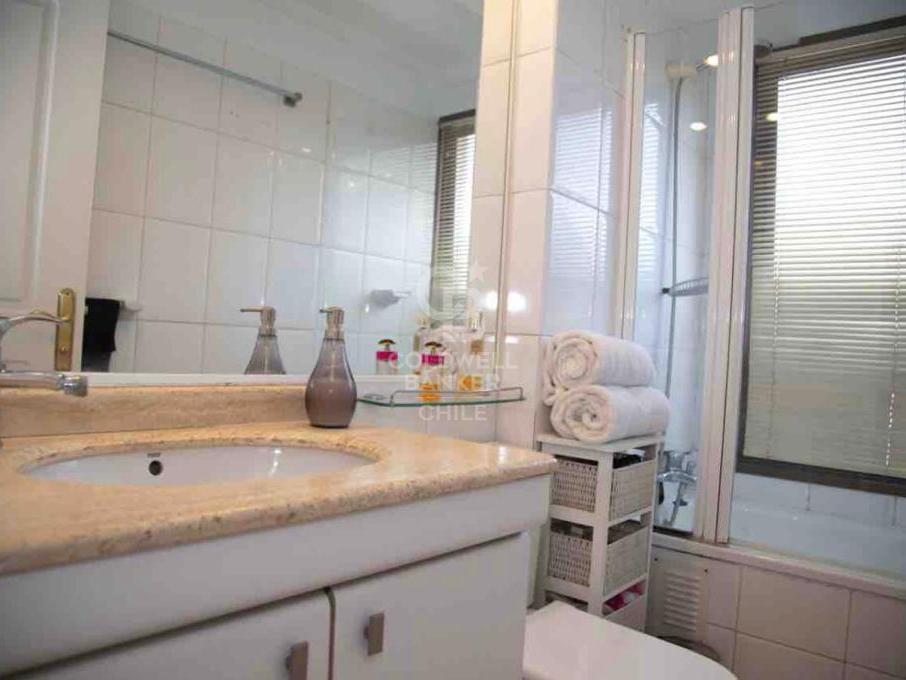 Las Condes, Chile, 2 Bedrooms Bedrooms, ,1 BathroomBathrooms,Residential,For Sale,1827144