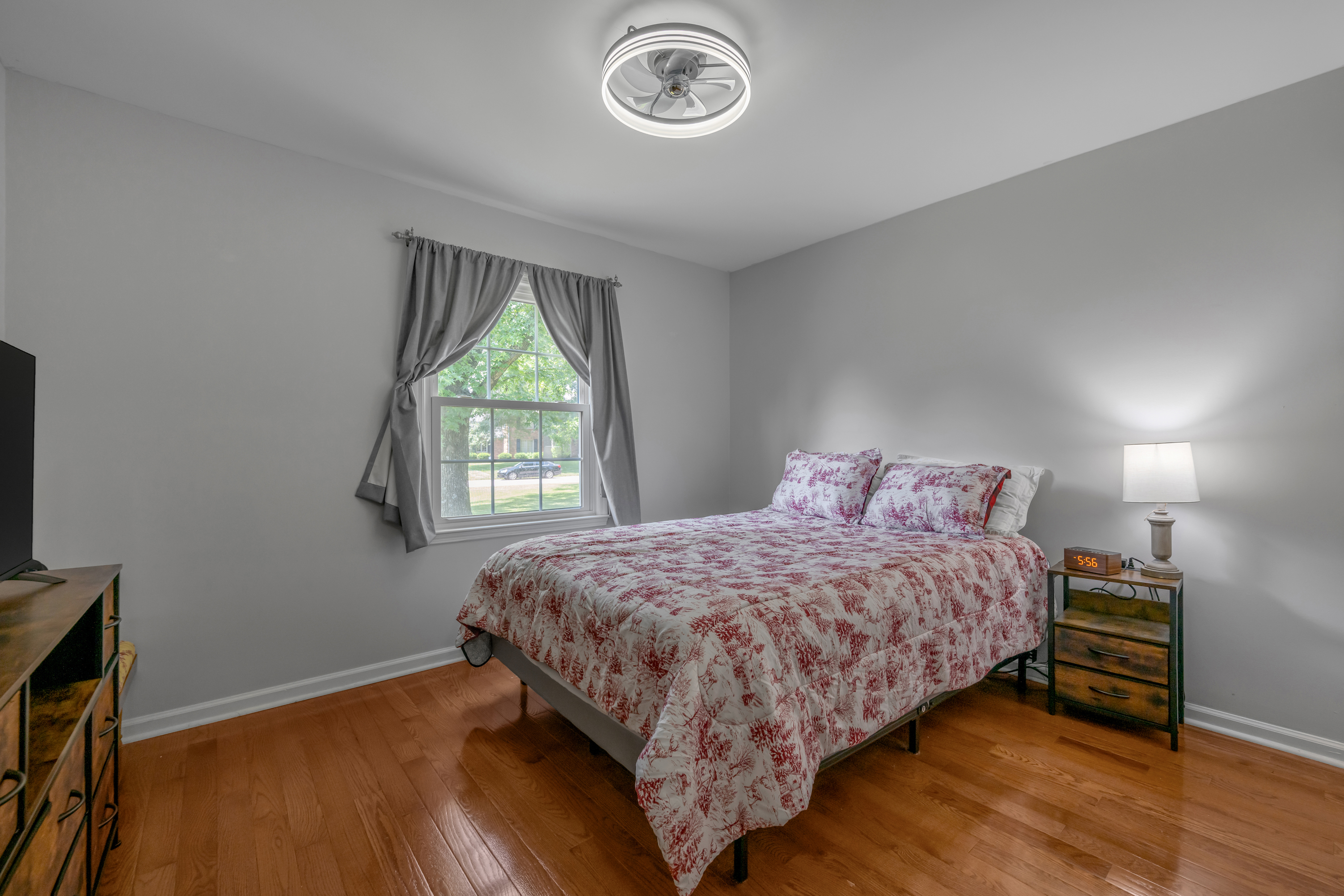  1556 Wellesley Drive - 物件實景