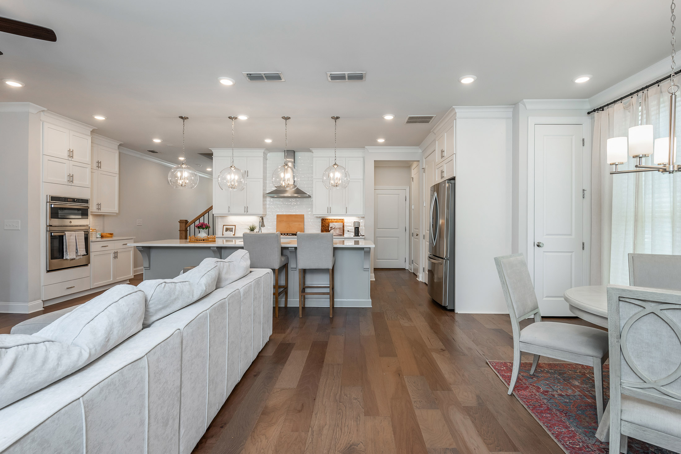  Welcome to Exceptional Townhome Living in Waterside Community - 物件實景