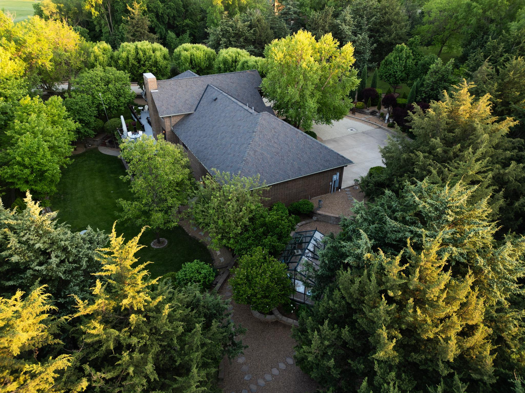 Abilene, Kansas, 67410, United States, 4 Bedrooms Bedrooms, ,4 BathroomsBathrooms,Residential,For Sale,1817702