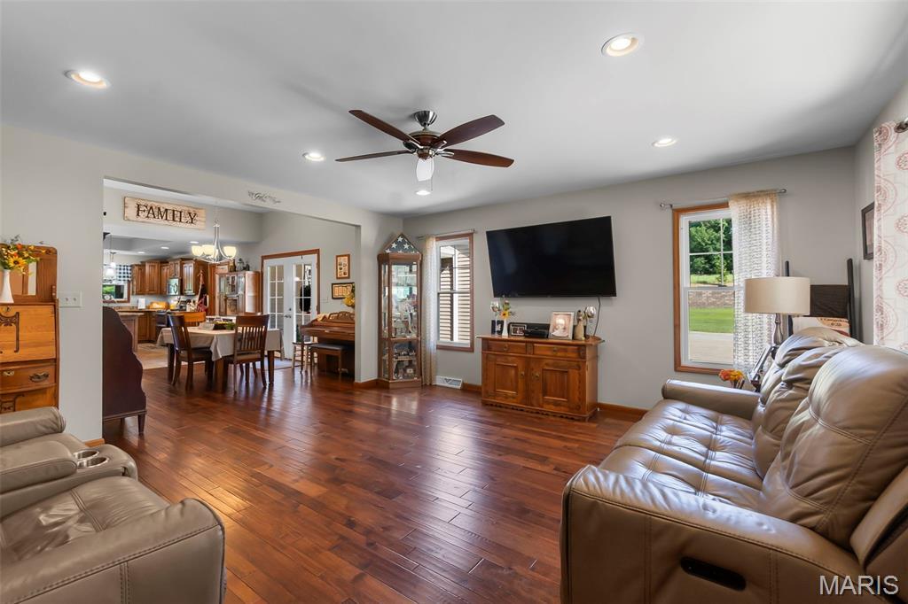 Scott City, Missouri, 63780, United States, ,Residential,For Sale,1976457