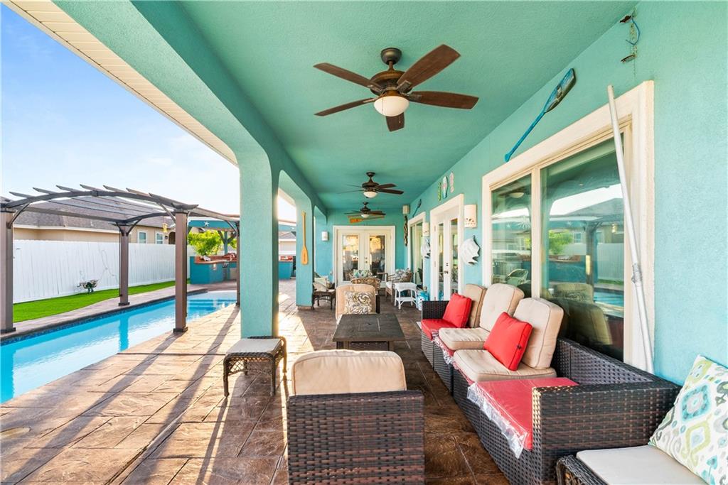 Corpus Christi, Texas, 78418, United States, 4 Bedrooms Bedrooms, ,4 BathroomsBathrooms,Residential,For Sale,1918827