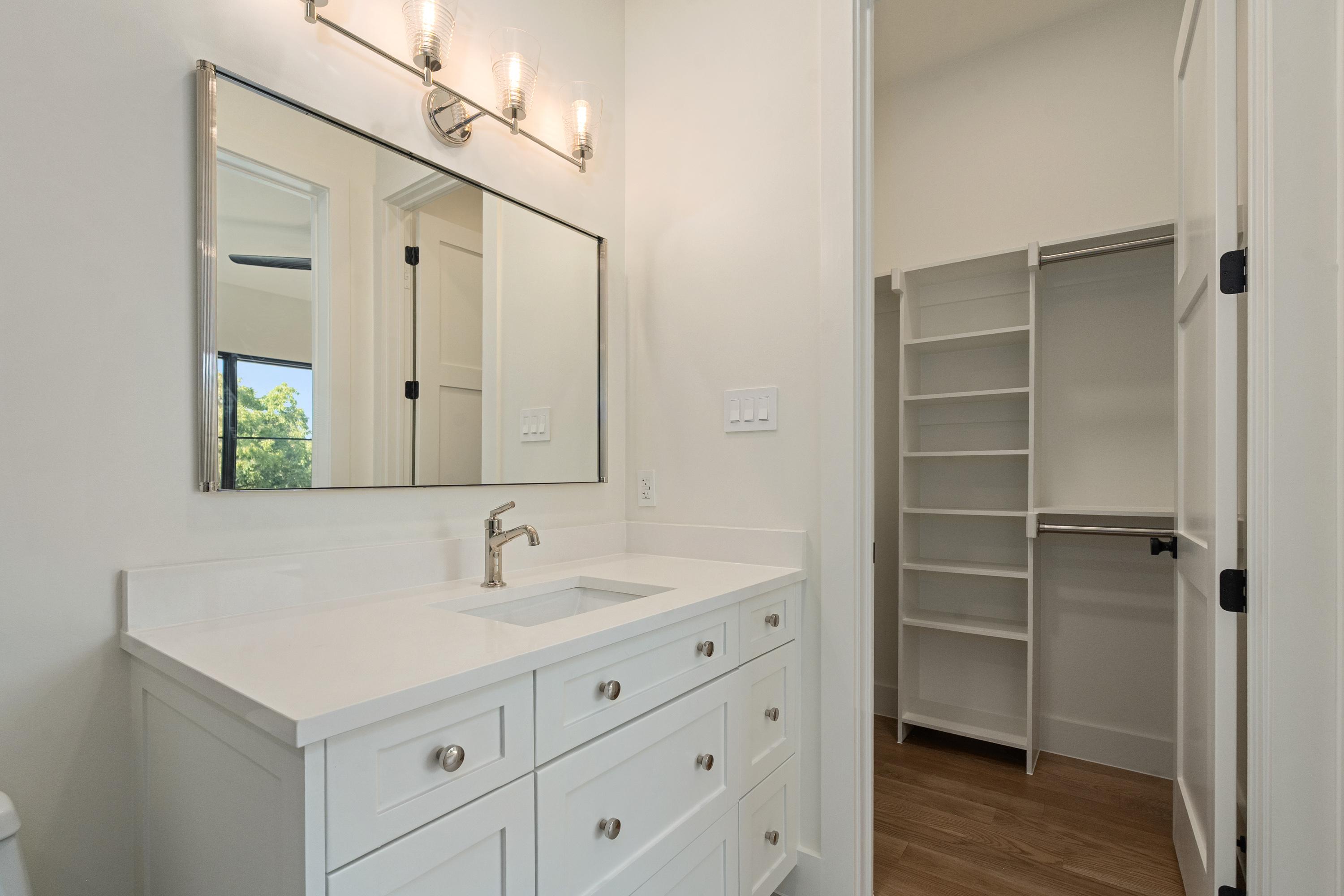  Sophisticated Transitional Design - 物件實景