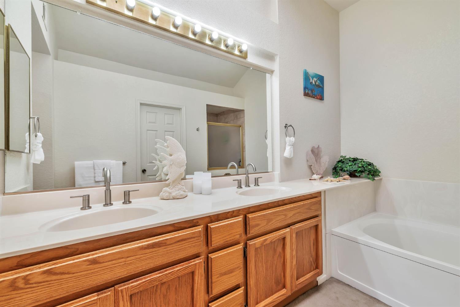 Tracy, California, 95376, United States, 4 Bedrooms Bedrooms, ,3 BathroomsBathrooms,Residential,For Sale,1949007