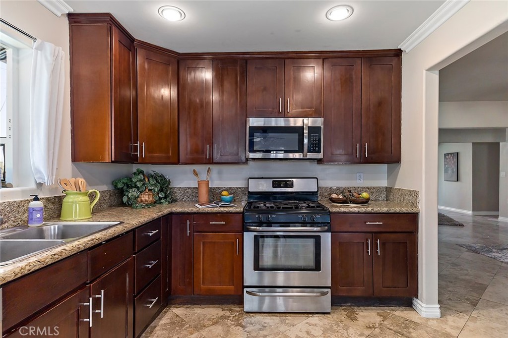 Rialto, California, 92377, United States, 4 Bedrooms Bedrooms, ,2 BathroomsBathrooms,Residential,For Sale,1899973