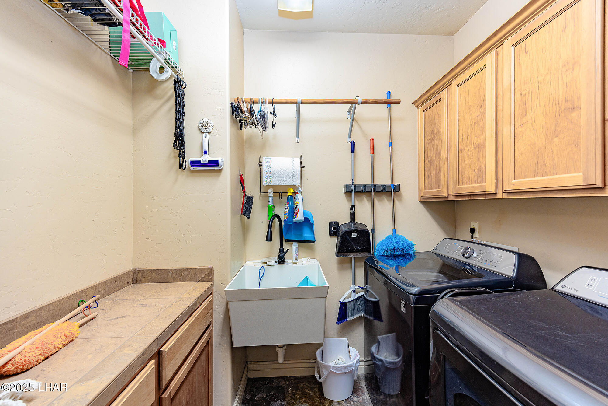 Lake Havasu City, Arizona, 86404, United States, 3 Bedrooms Bedrooms, ,2 BathroomsBathrooms,Residential,For Sale,2001874