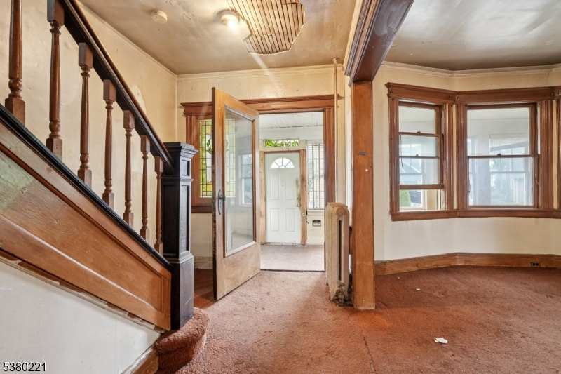 Maplewood Twp., New Jersey, 07040, United States, 5 Bedrooms Bedrooms, ,3 BathroomsBathrooms,Residential,For Sale,1933003