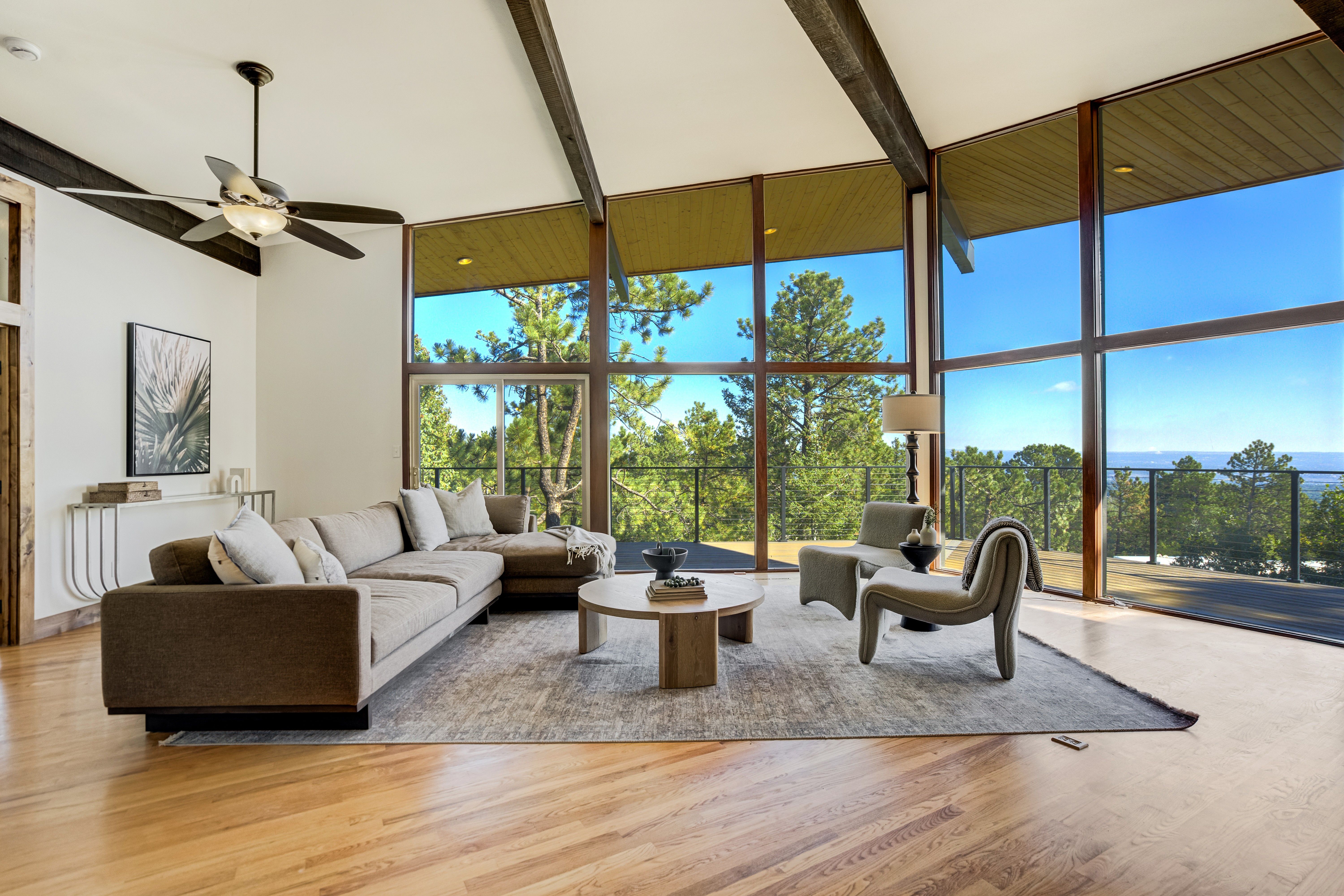  Frank Lloyd Wright-Inspired Architecturally Striking Home with Dramatic Views - 物件實景