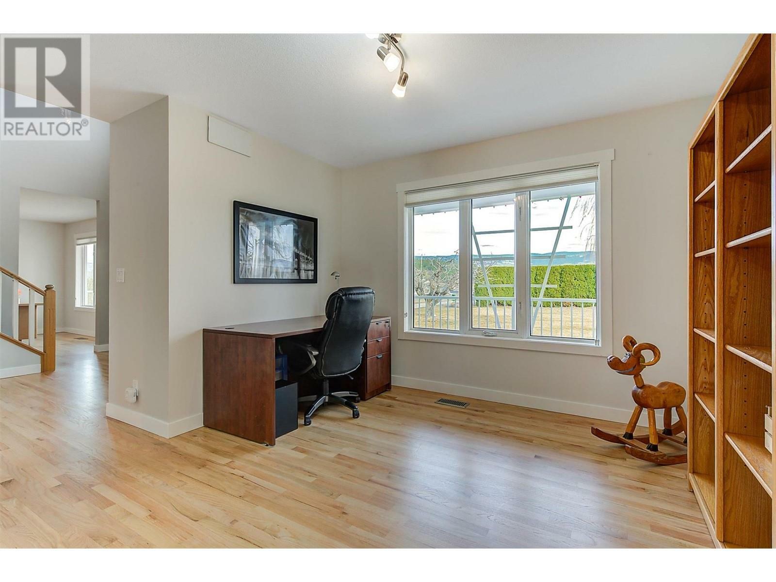 KELOWNA, British Columbia, V1V 2G6, CA, 5 Bedrooms Bedrooms, ,4 BathroomsBathrooms,Residential,For Sale,1838260