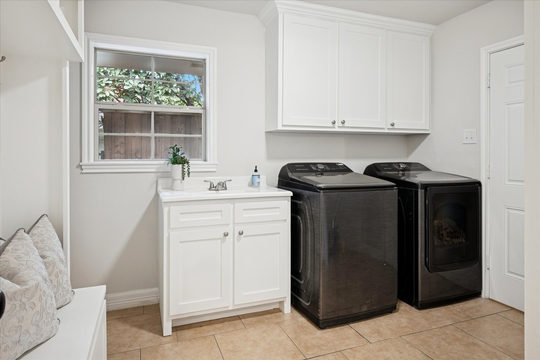 Dallas, Texas, 75230, United States, 4 Bedrooms Bedrooms, ,5 BathroomsBathrooms,Residential,For Sale,2003211