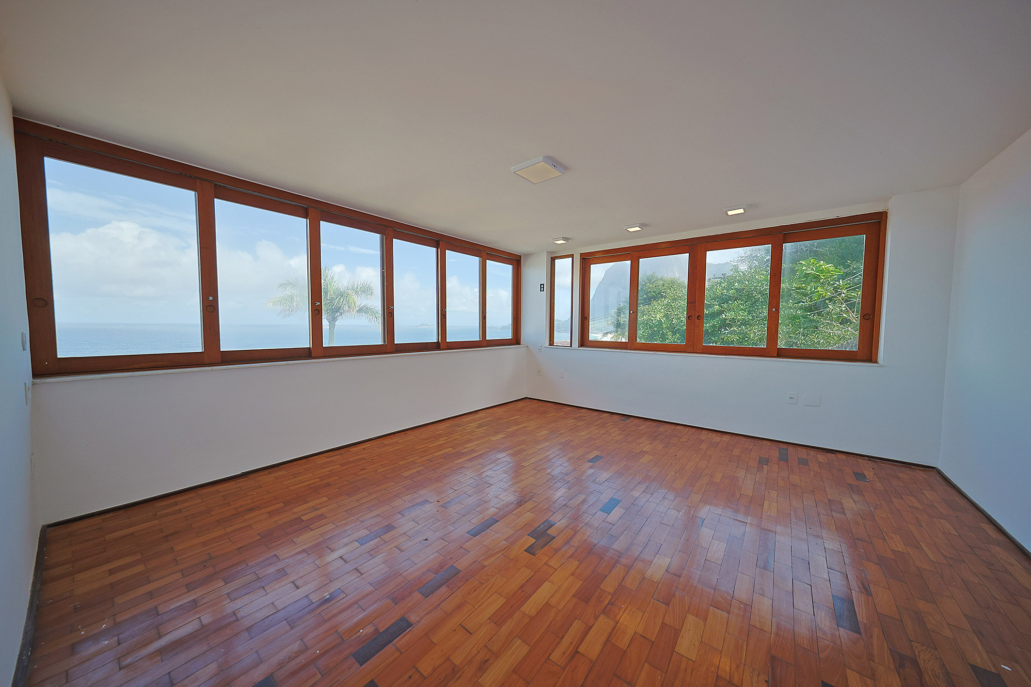  Exclusive Gated Community, Ocean Views, and a Prime Location - 物件實景