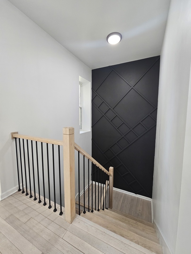 Chicago, Illinois, 60624-2620, United States, 6 Bedrooms Bedrooms, ,3 BathroomsBathrooms,Residential,For Sale,1915629