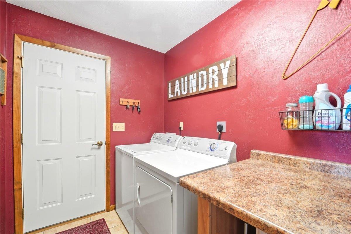 Independence, Iowa, 50644, United States, 3 Bedrooms Bedrooms, ,2 BathroomsBathrooms,Residential,For Sale,1982110