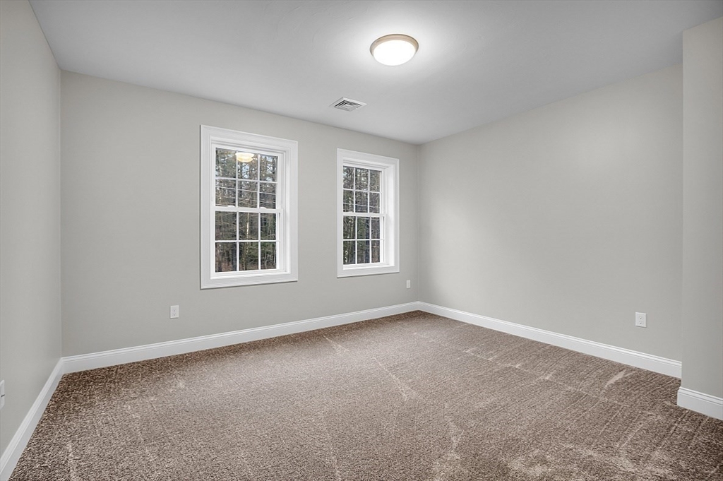 Leominster, Massachusetts, 01453, United States, 4 Bedrooms Bedrooms, ,3 BathroomsBathrooms,Residential,For Sale,1828563