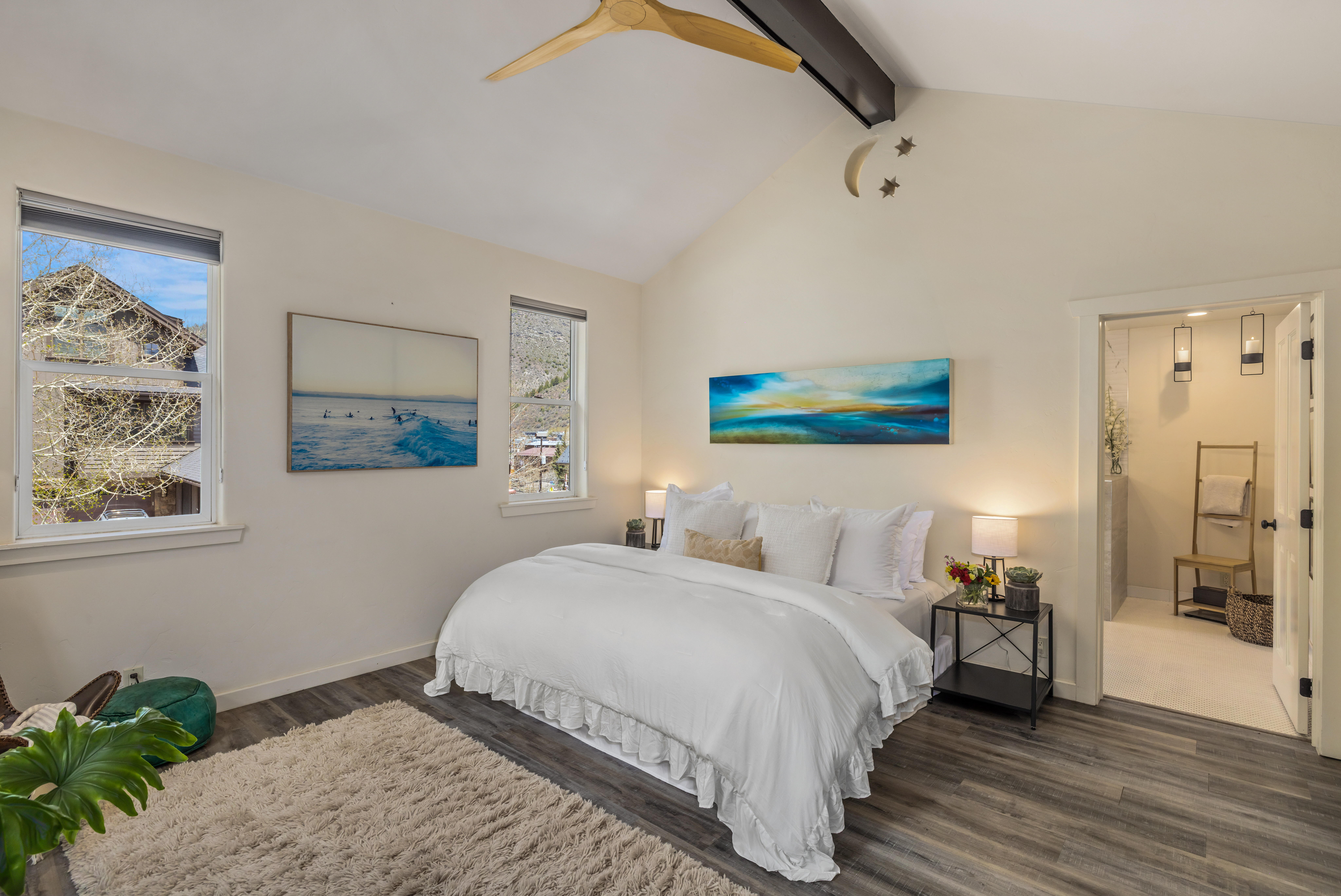  Mountain Views, Unique, Warm, Inviting and Functional Floor Plan - 物件實景