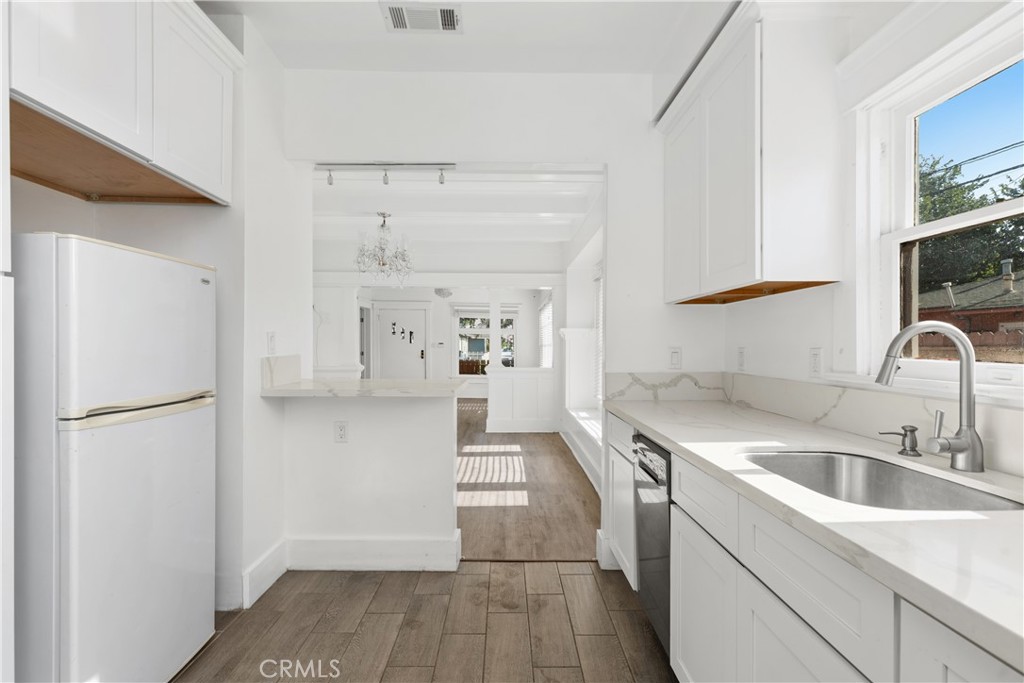 Long Beach, California, 90813, United States, 5 Bedrooms Bedrooms, ,3 BathroomsBathrooms,Residential,For Sale,2003268