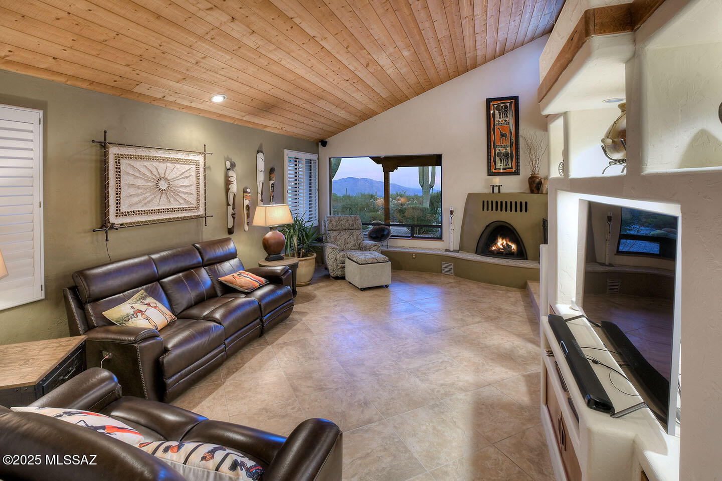 Tucson, Arizona, 85745, United States, 3 Bedrooms Bedrooms, ,3 BathroomsBathrooms,Residential,For Sale,1989628