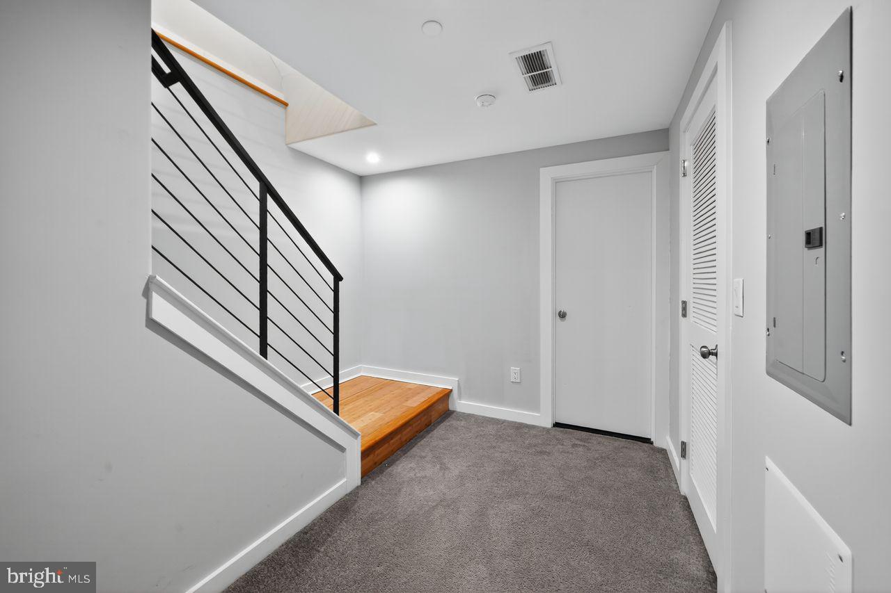 Philadelphia, Pennsylvania, 19146, United States, 4 Bedrooms Bedrooms, ,3 BathroomsBathrooms,Residential,For Sale,1960964