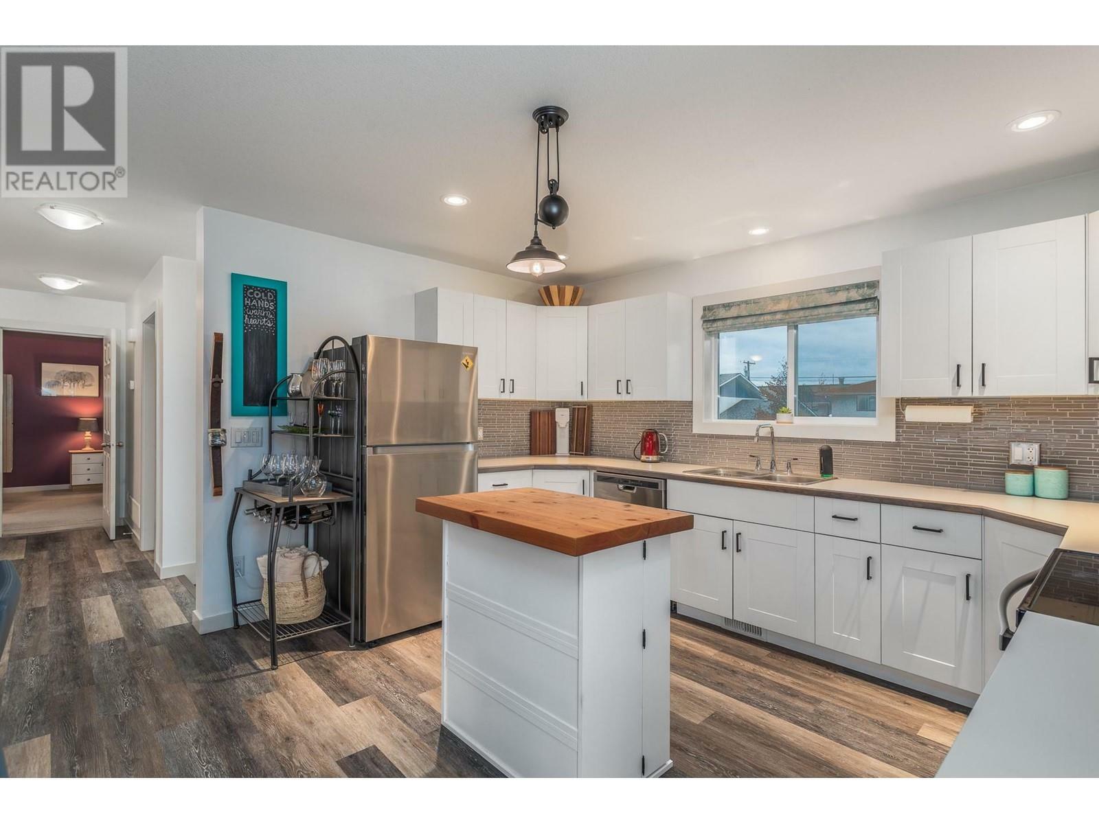 KELOWNA, British Columbia, V1X 2H2, CA, 3 Bedrooms Bedrooms, ,3 BathroomsBathrooms,Residential,For Sale,1839234