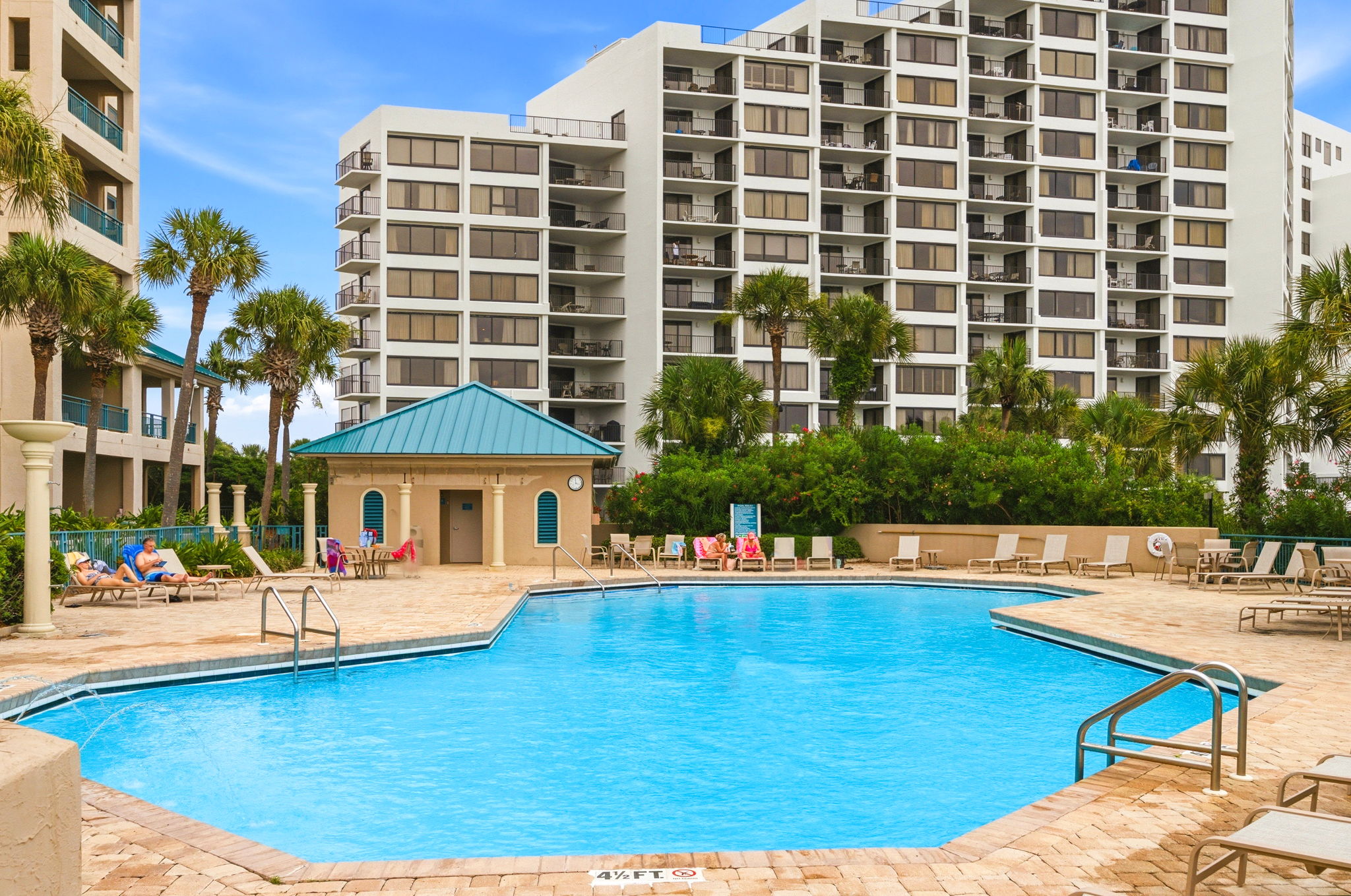  Gulf-Front Condominium with Panoramic Views and Renovation Potential - 物件實景