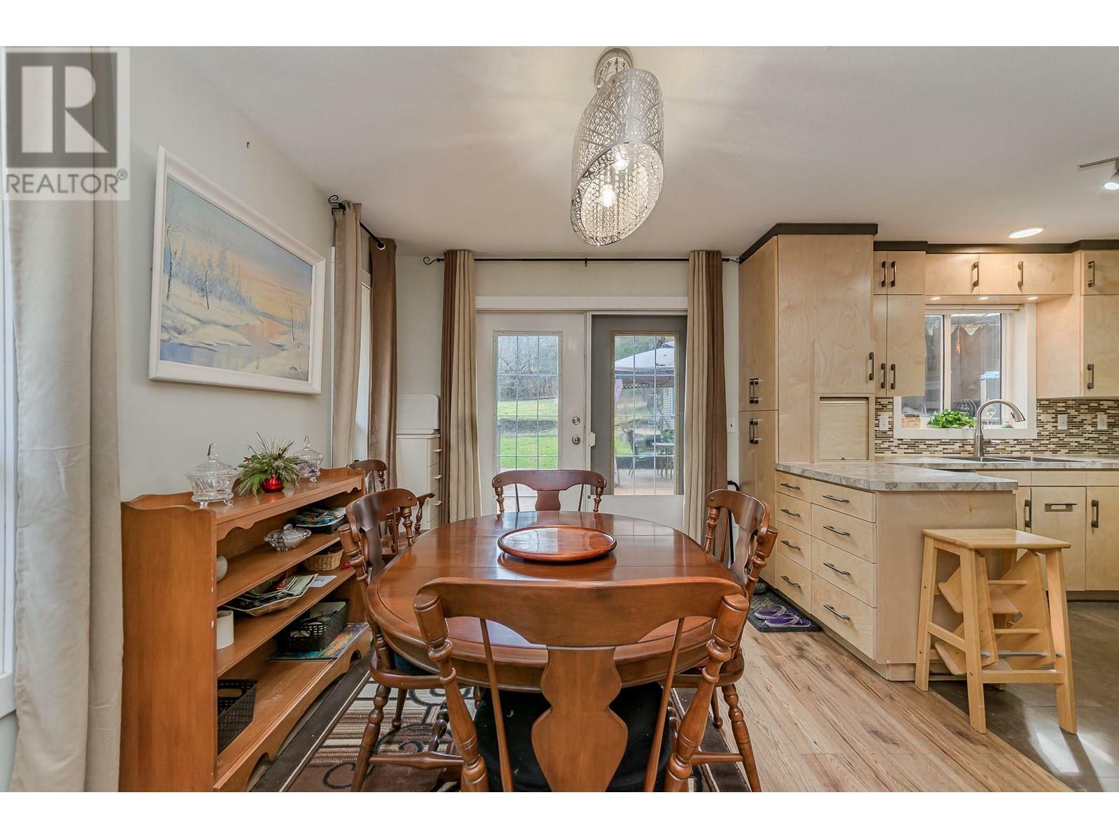 SALMON ARM, British Columbia, V1E 3C2, CA, 5 Bedrooms Bedrooms, ,3 BathroomsBathrooms,Residential,For Sale,1838319