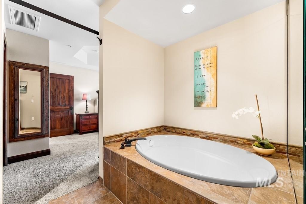 McCall, Idaho, 83638, United States, 2 Bedrooms Bedrooms, ,2 BathroomsBathrooms,Residential,For Sale,1979037