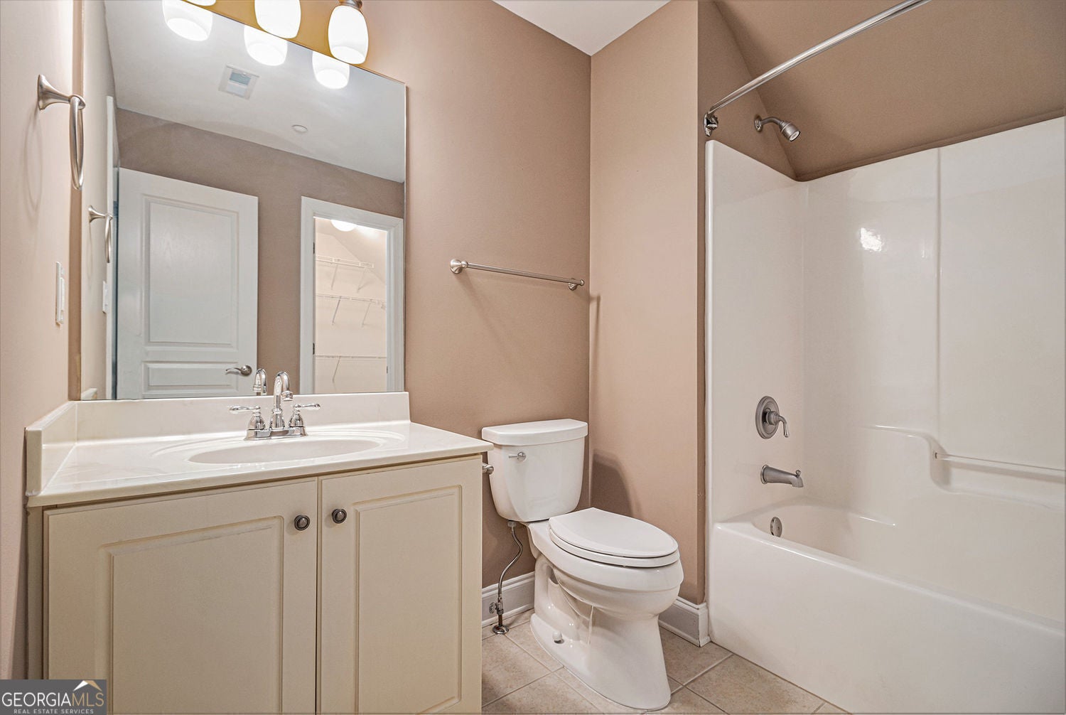Fayetteville, Georgia, 30214, United States, 4 Bedrooms Bedrooms, ,5 BathroomsBathrooms,Residential,For Sale,1858907