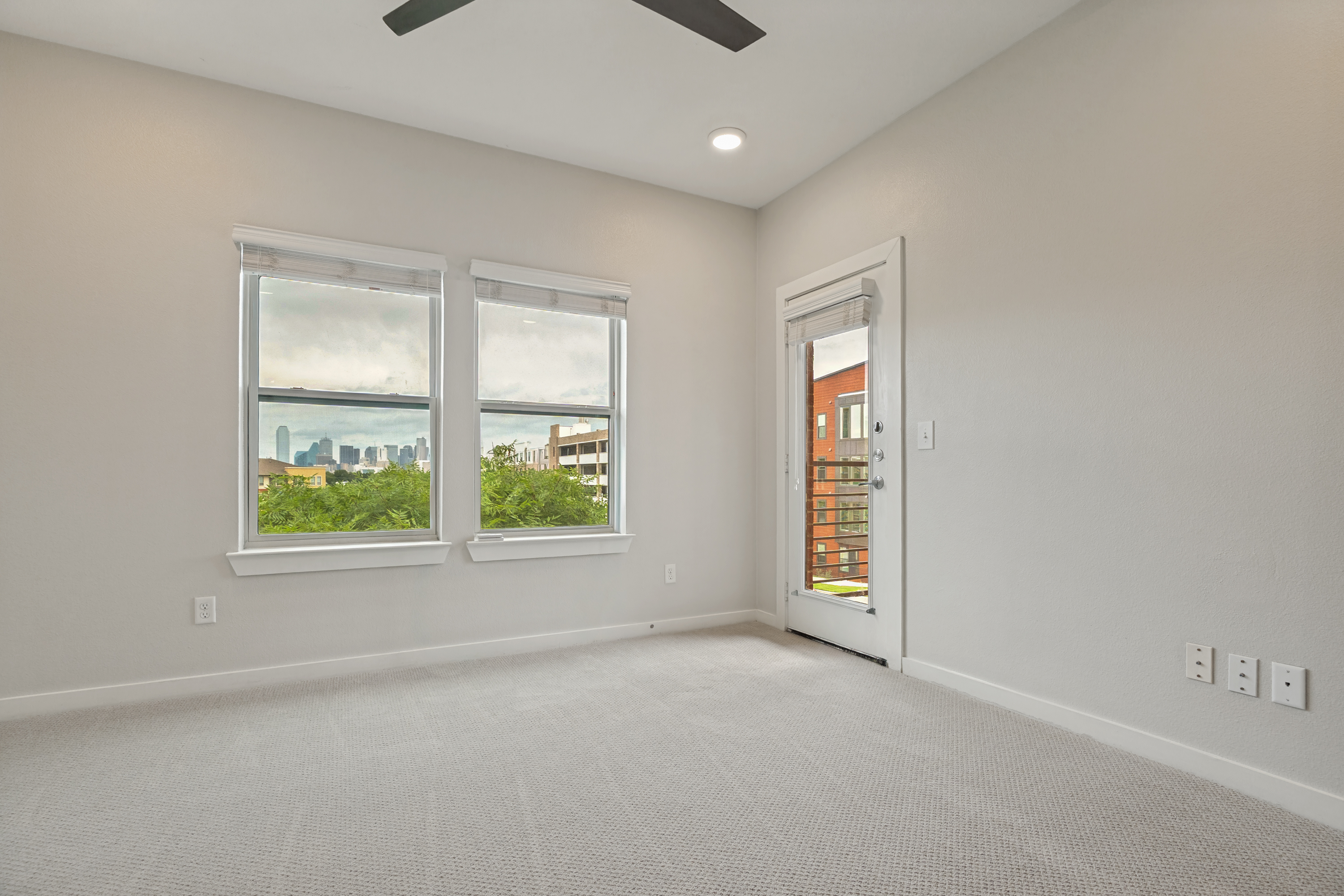  Welcome to this Beautifully Designed 3-bedroom, 2.5-bath Townhouse - 物件實景