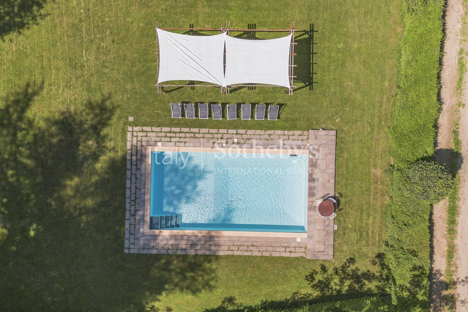  Prestigious estate with private pool - 物件實景