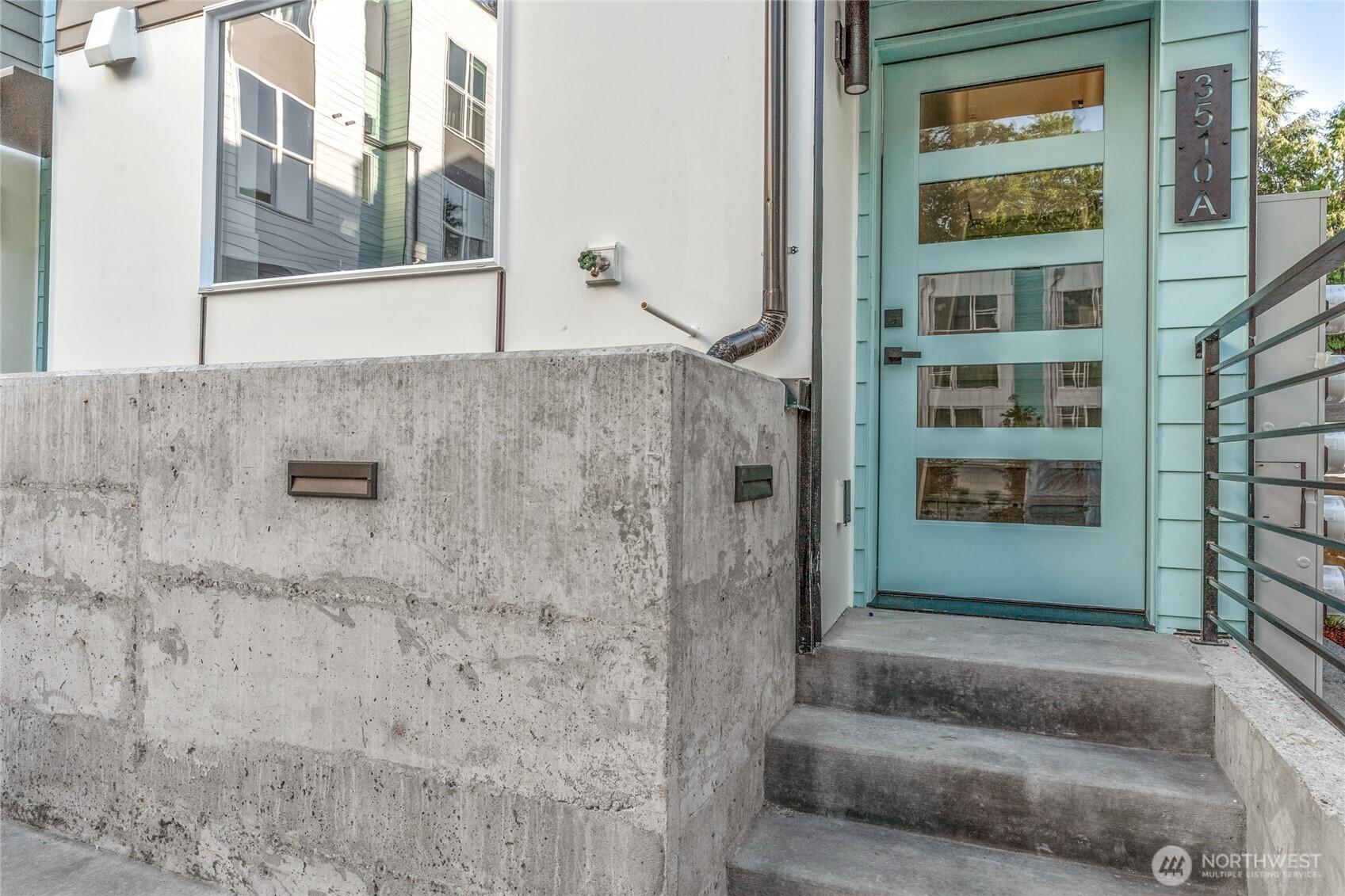 SEATTLE, Washington, 98125, United States, 3 Bedrooms Bedrooms, ,3 BathroomsBathrooms,Residential,For Sale,1995957