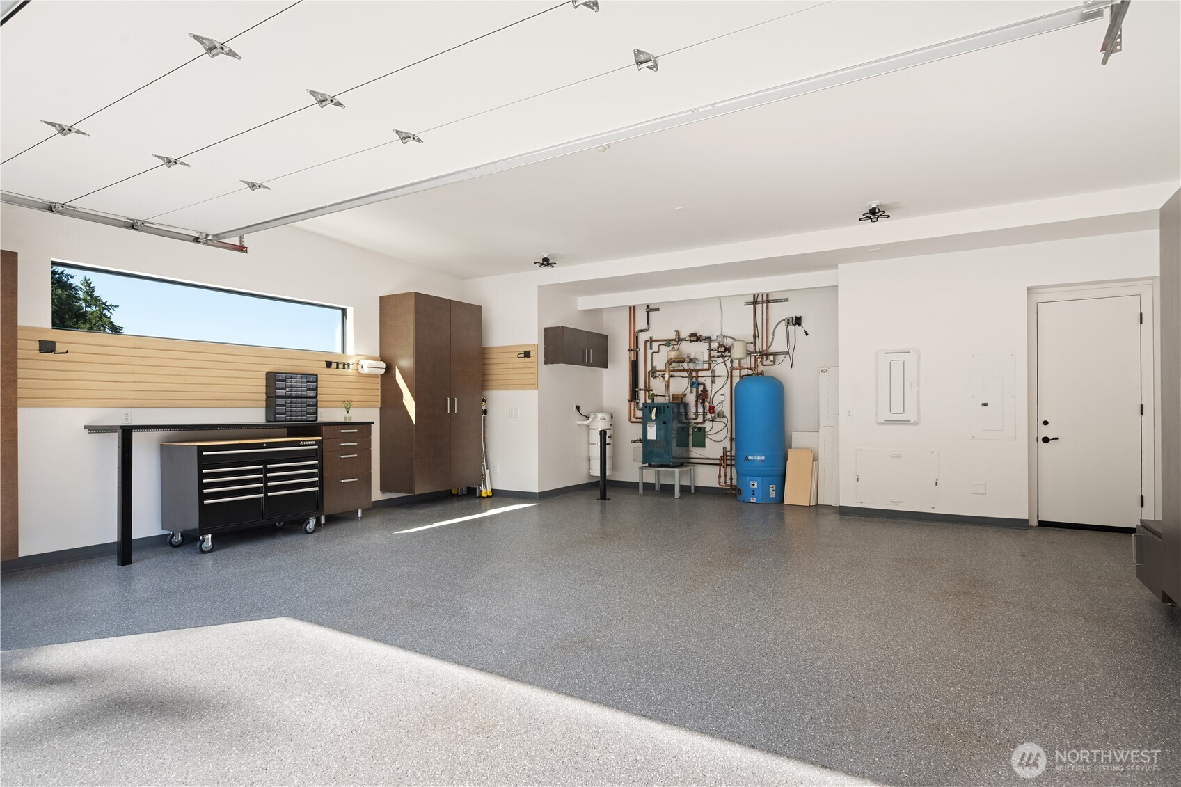 Black Diamond, Washington, 98010, United States, 4 Bedrooms Bedrooms, ,2 BathroomsBathrooms,Residential,For Sale,1902015