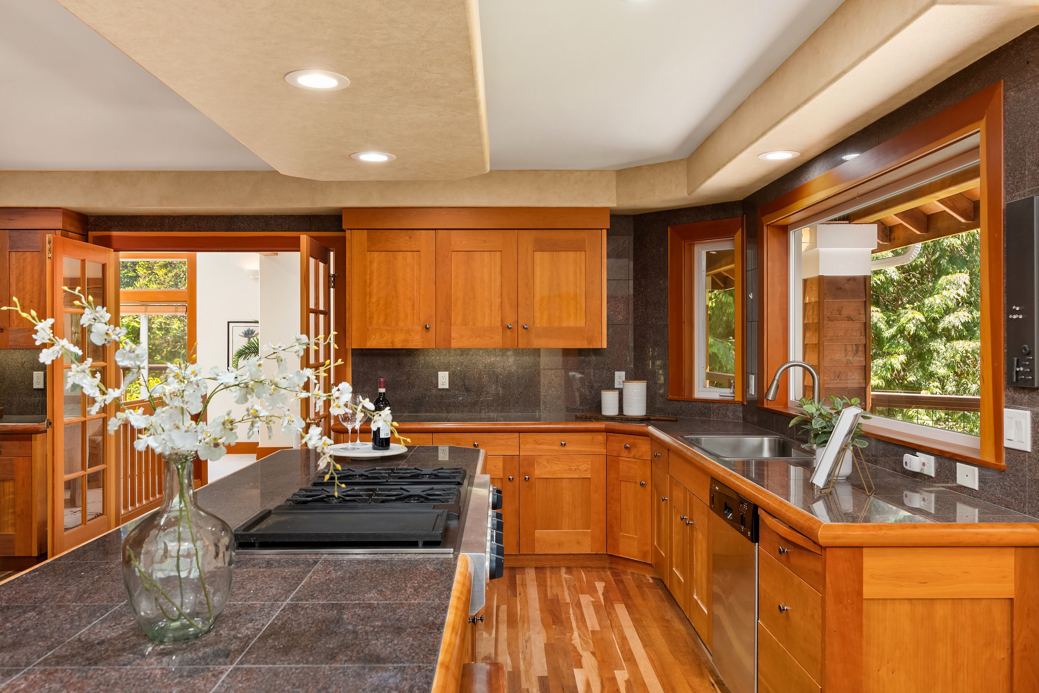  10199 Affirmed Lane Northeast, Bainbridge Island, WA 98110 - 物件實景