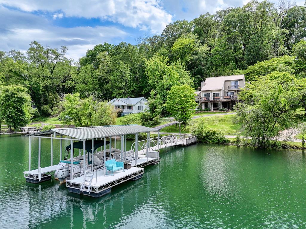 Hayesville, North Carolina, 28904, United States, 3 Bedrooms Bedrooms, ,3 BathroomsBathrooms,Residential,For Sale,1862322