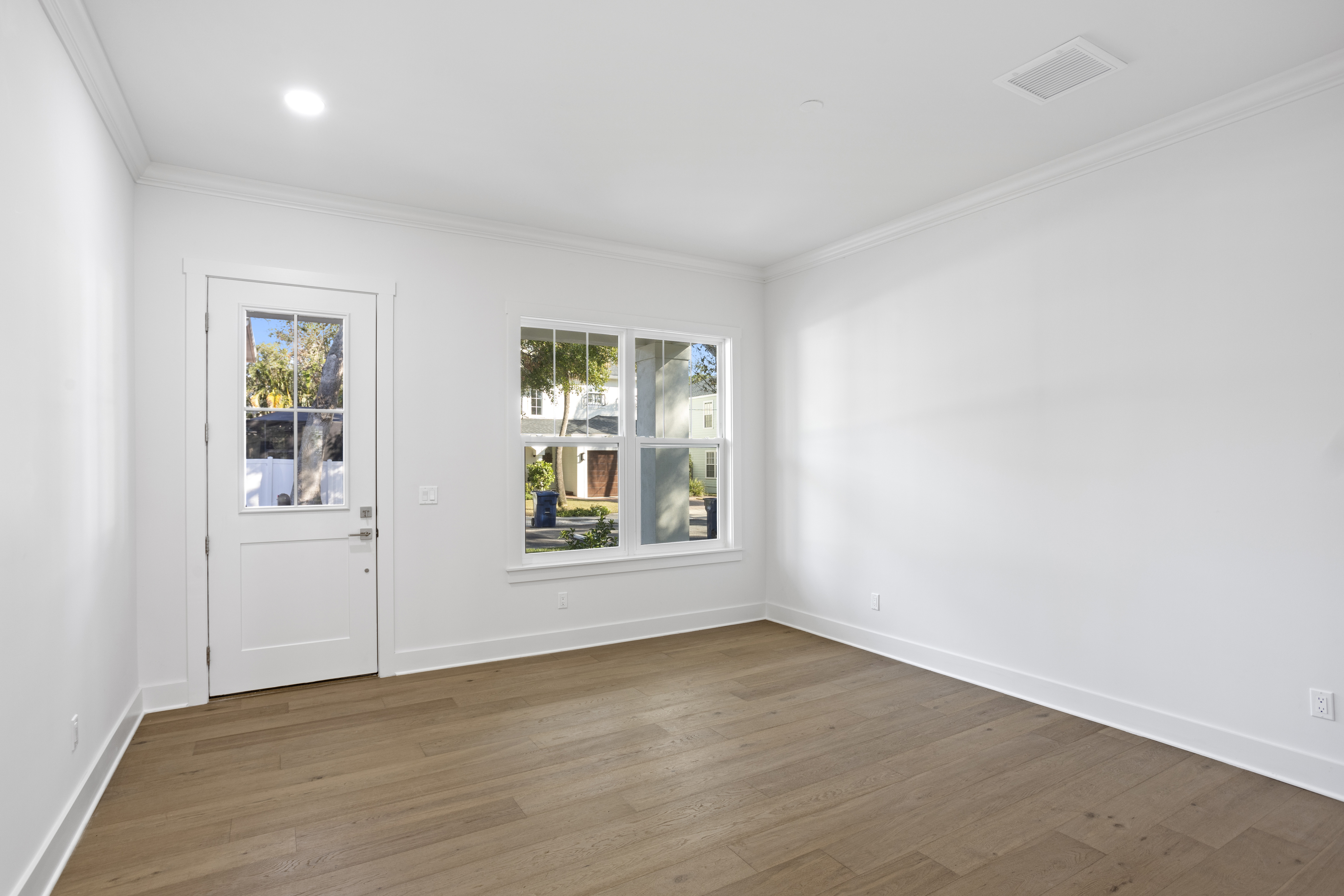 Tampa, Florida, 33611, United States, 4 Bedrooms Bedrooms, ,3 BathroomsBathrooms,Residential,For Sale,1977449