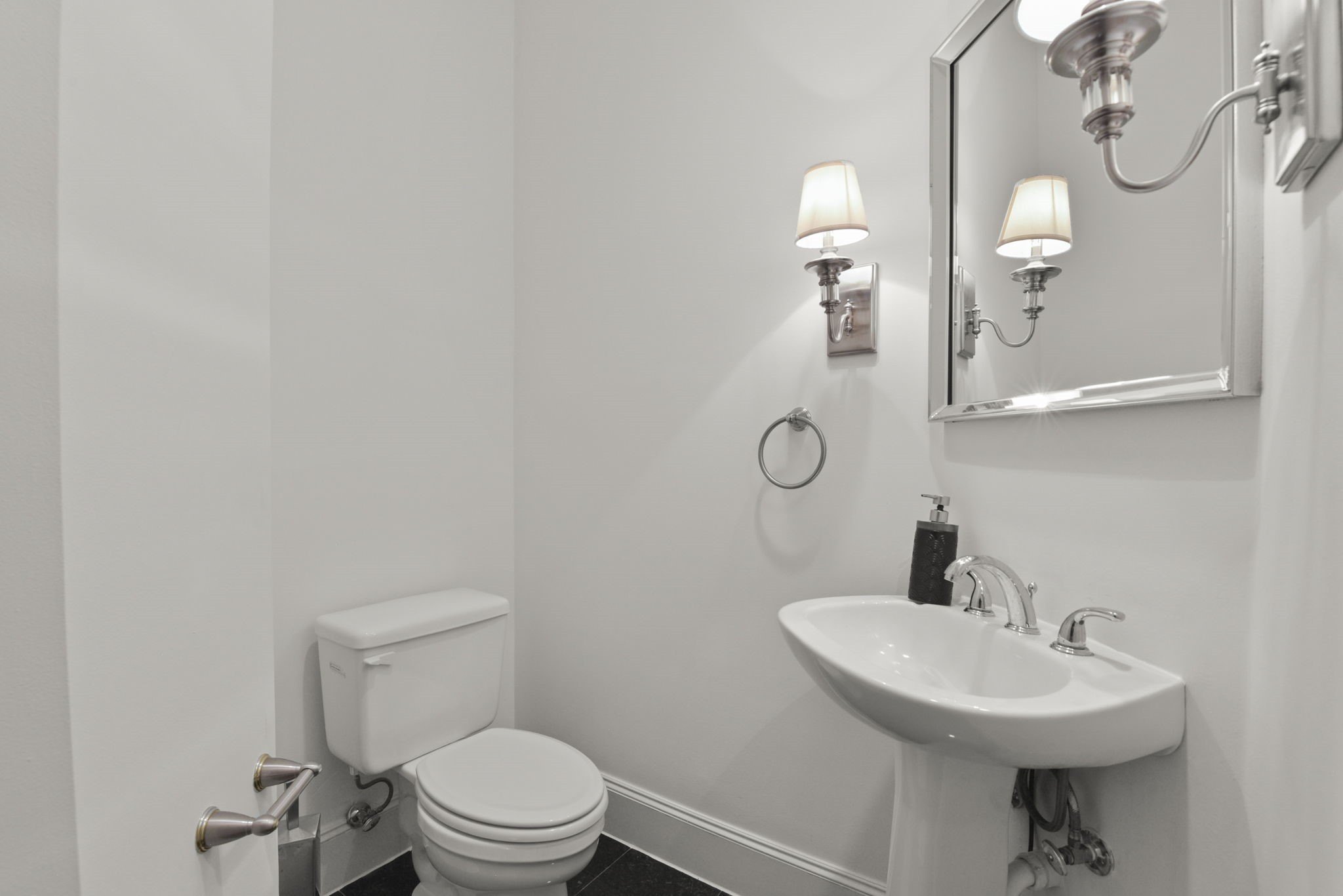 Houston, Texas, 77019, United States, 3 Bedrooms Bedrooms, ,4 BathroomsBathrooms,Residential,For Sale,1984299