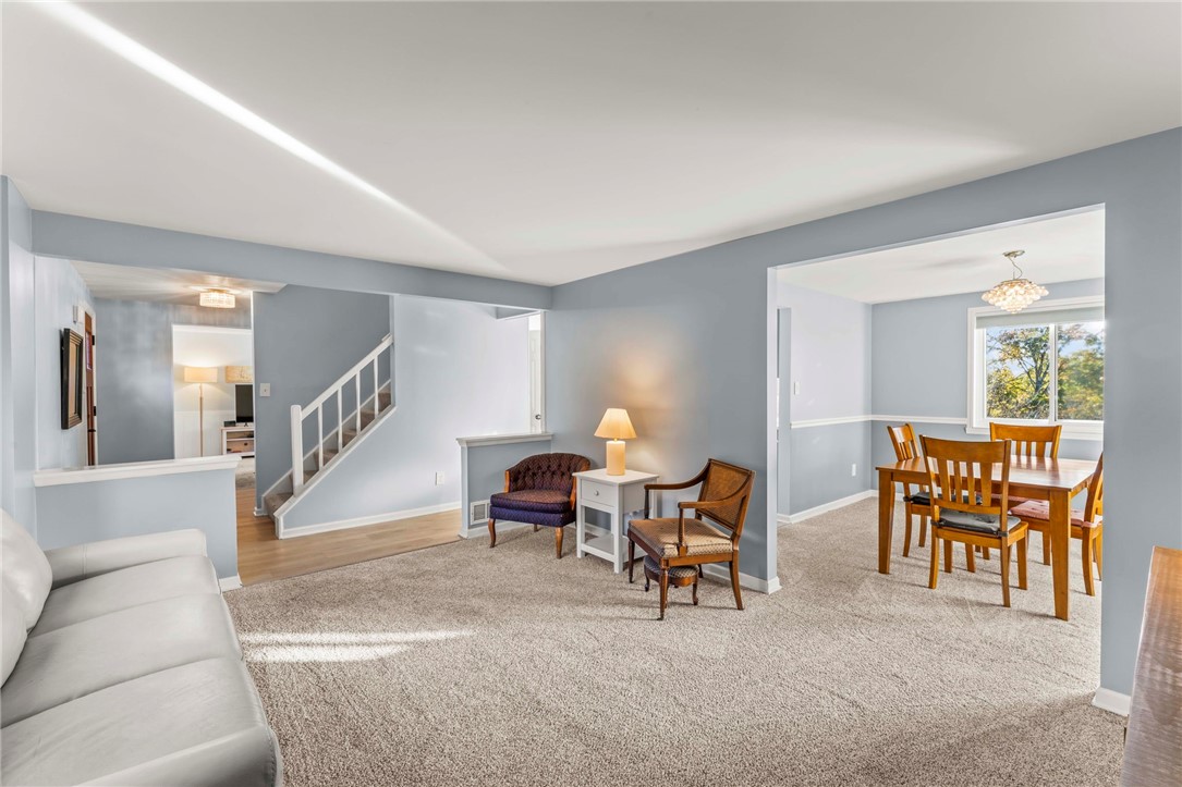 Pittsburgh, Pennsylvania, 15241, United States, 4 Bedrooms Bedrooms, ,4 BathroomsBathrooms,Residential,For Sale,1977742