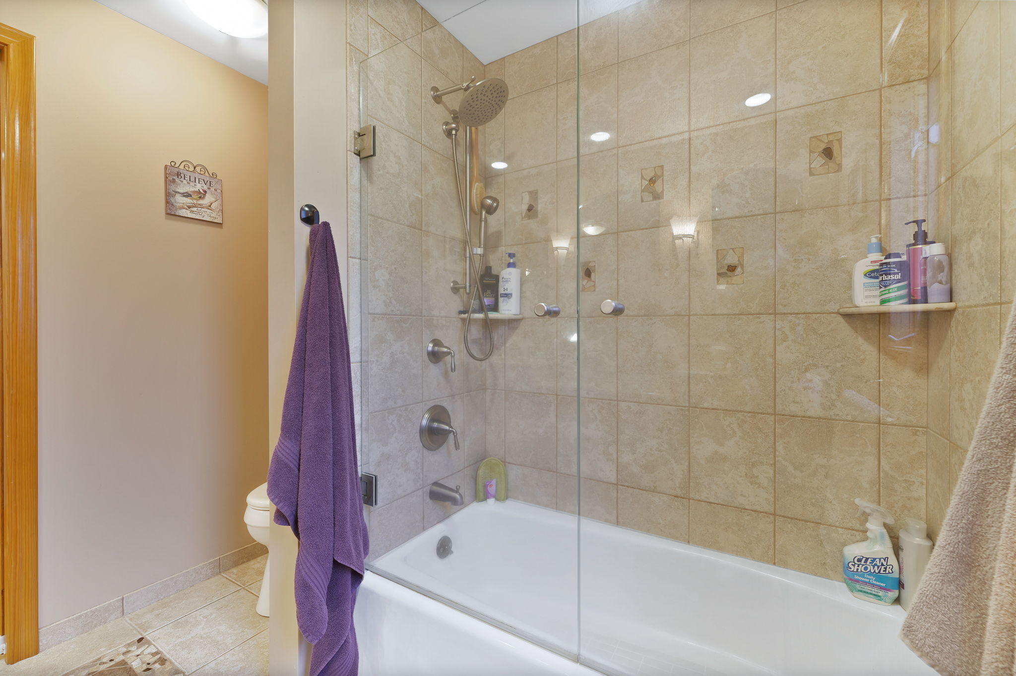 Tolland, Connecticut, 06084, United States, 3 Bedrooms Bedrooms, ,3 BathroomsBathrooms,Residential,For Sale,1993316