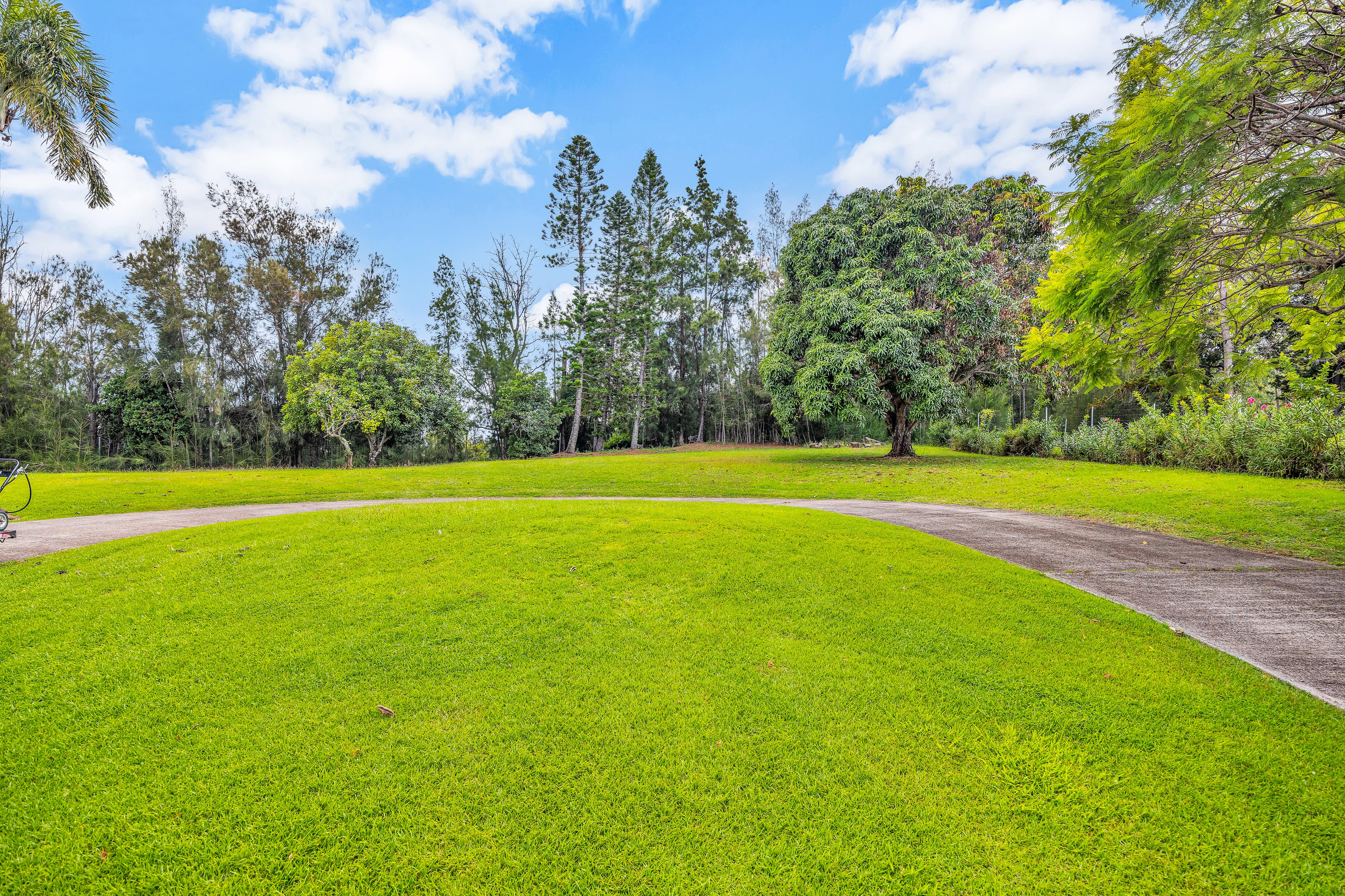  Views stretching  to the West Maui Mountains, ocean, and Haleakala - 物件實景