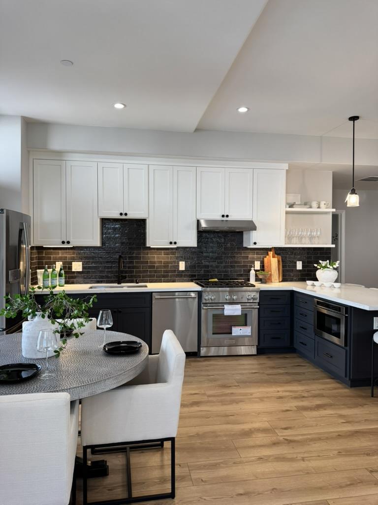 Palo Alto, California, 94306, United States, 2 Bedrooms Bedrooms, ,2 BathroomsBathrooms,Residential,For Sale,1804042