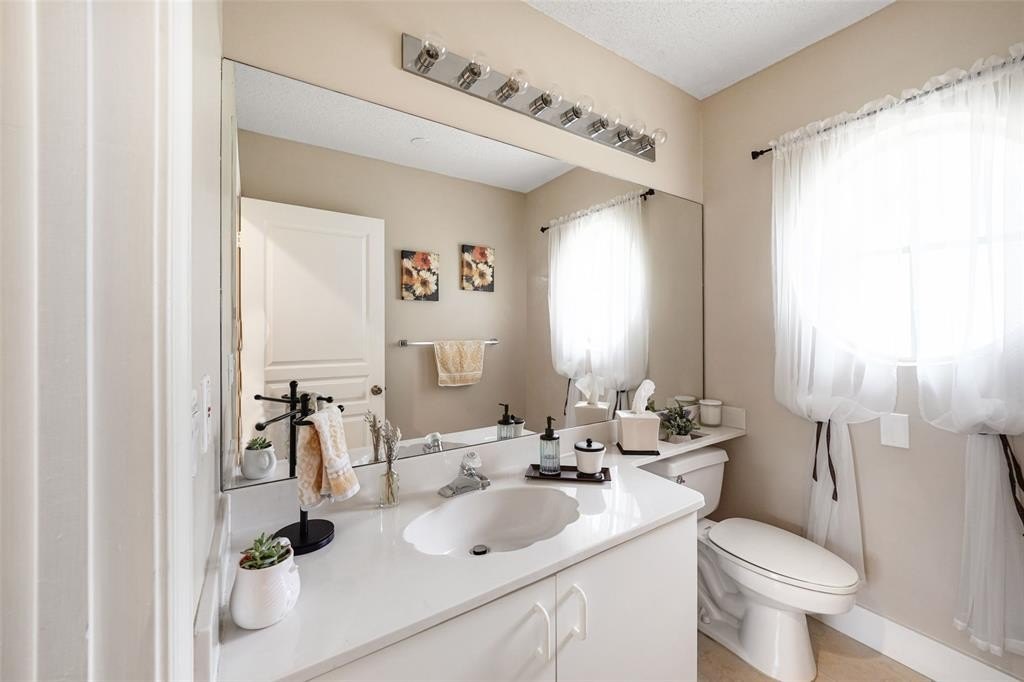 Davie, Florida, 33324, United States, 4 Bedrooms Bedrooms, ,3 BathroomsBathrooms,Residential,For Sale,1975060