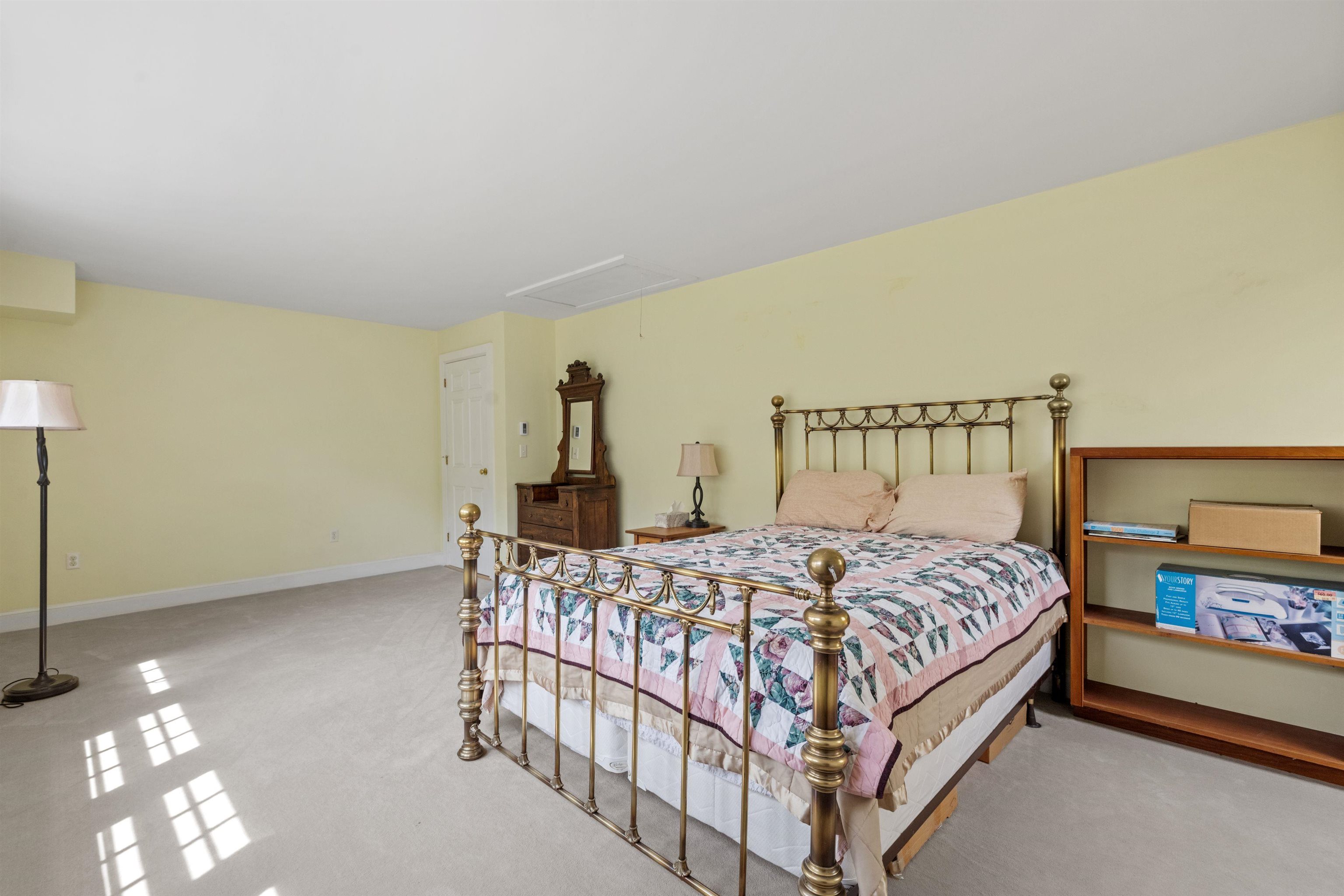 Hillsborough, New Hampshire, 03244, United States, 3 Bedrooms Bedrooms, ,2 BathroomsBathrooms,Residential,For Sale,1840284