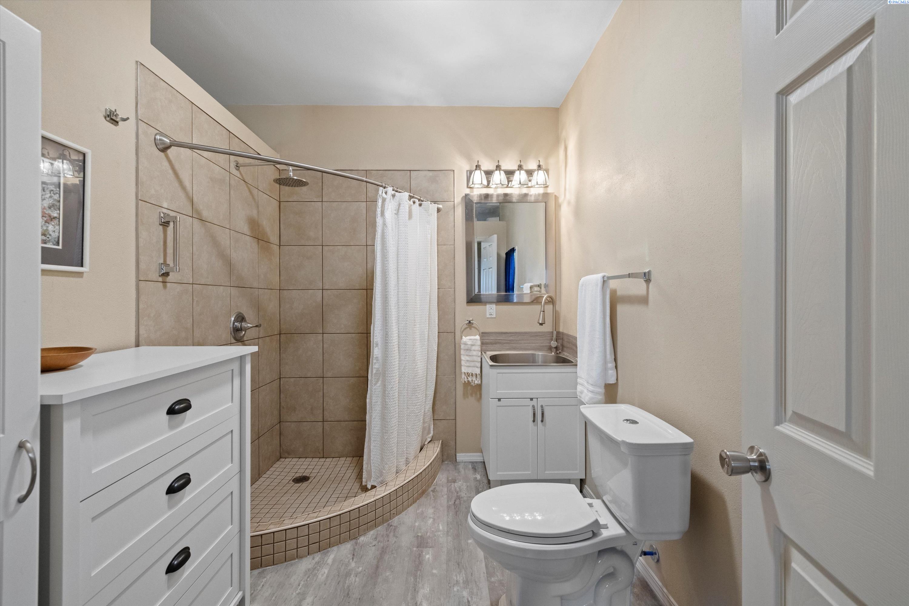 18246 SW Shore Avenue, Beverly, Washington, 99321, United States, ,Residential,For Sale,18246 SW Shore Avenue,1632325