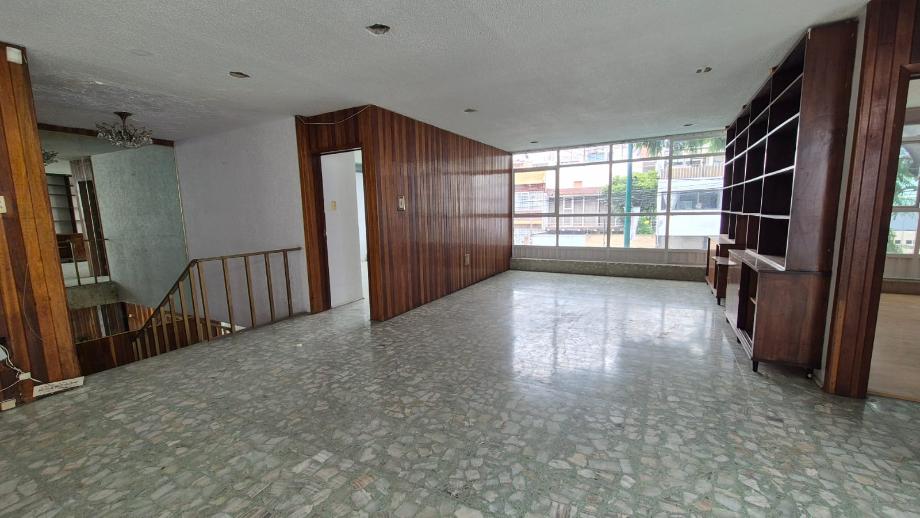 Iztacalco, Ciudad de México, 08200, Mexico, 9 Bedrooms Bedrooms, ,3 BathroomsBathrooms,Residential,For Sale,1918570