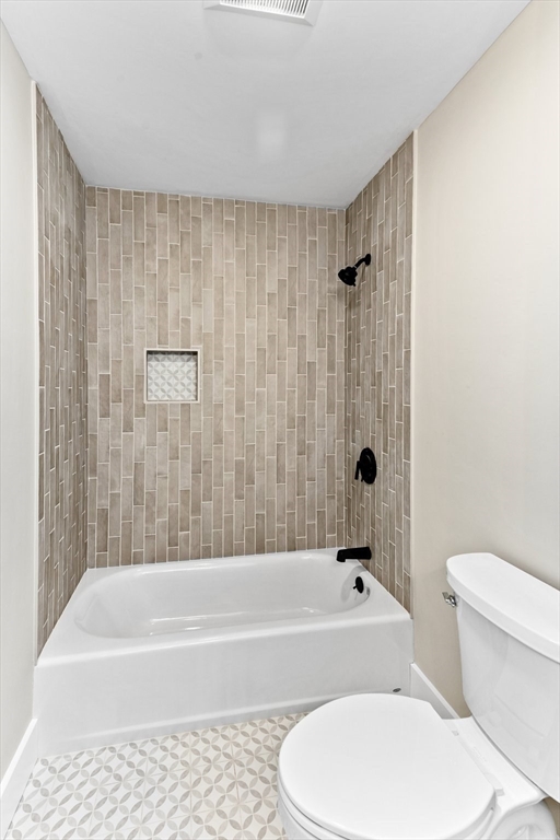 Brockton, Massachusetts, 02302, United States, 4 Bedrooms Bedrooms, ,3 BathroomsBathrooms,Residential,For Sale,1937310