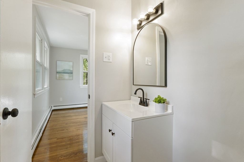 Mansfield, Massachusetts, 02048, United States, 4 Bedrooms Bedrooms, ,2 BathroomsBathrooms,Residential,For Sale,1942588