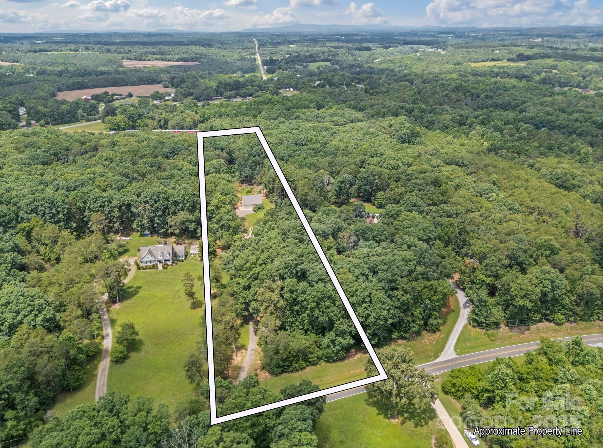 Lincolnton, North Carolina, 28092, United States, 4 Bedrooms Bedrooms, ,4 BathroomsBathrooms,Residential,For Sale,1864704